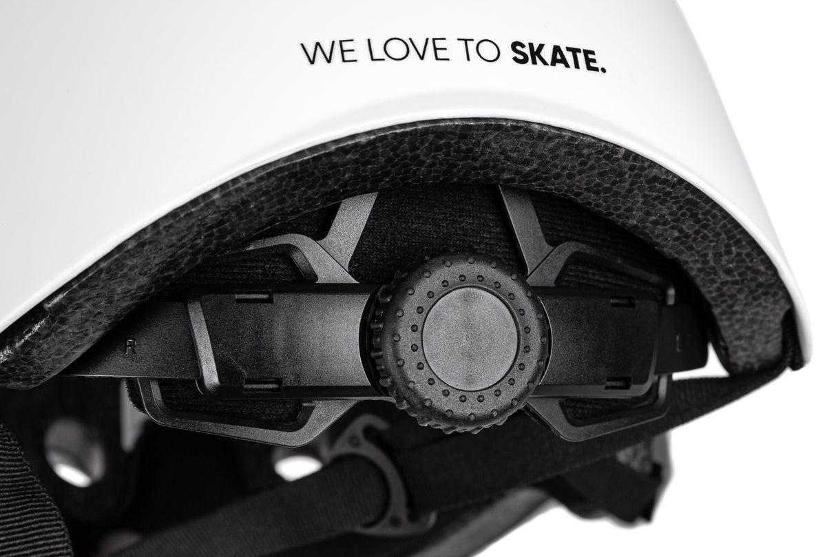 SKA903287 POWERSLIDE Urban White II Skatehelm Stunt Skatehelm Größenverstellbar protectors skate helmet aggressive helmet wind helmet skatehelm surzhelm radhelm fahrradhelm sporthelm schutzhelm Skate Schützer Inliner Schützer Schutzausrüstung Fingerschutz Handschuhe inline skating inliner inlineksaten rollerbladen rollerskaten Inlineskates Rollerblades Fitness Skates Slalom Skates rollerblades rollerblading inline skating Lörrach Freiburg Basel Inliner Skateschule und Skateshop Weil am Rhein SkaMiDan