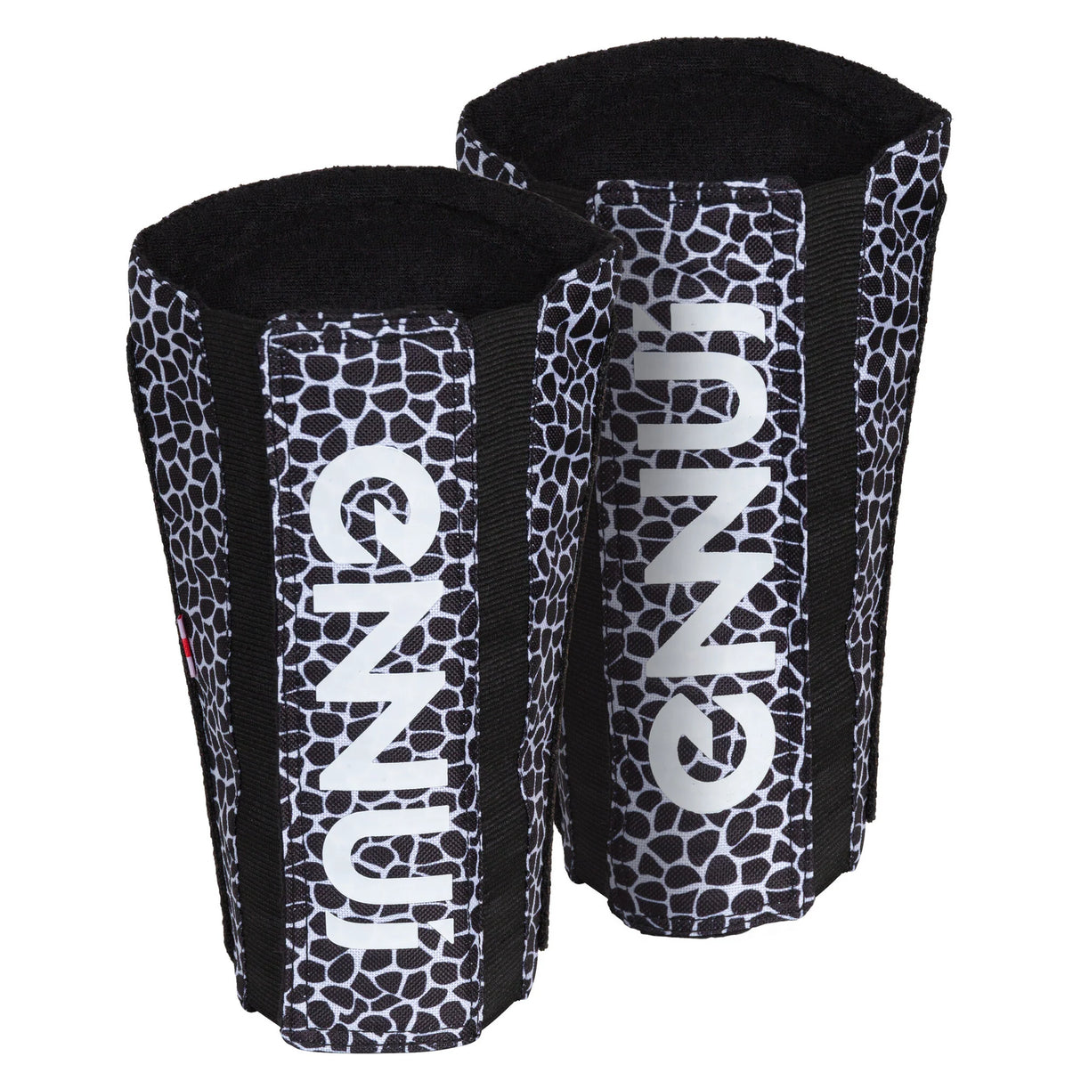 SKA920124 ENNUI Park Shin Guards Chris Farmer Pro Schienbeinschoner | Black&White Schoner Schützerset Gelenkschutz Schützer Schoner Inliner Schoner Inline Schützer protectors skate Skate Schützer Inliner Schützer Schutzausrüstung Fingerschutz Handschuhe inline skating inliner inlineksaten rollerbladen rollerskaten Inlineskates Rollerblades Fitness Skates Slalom Skates rollerblades rollerblading inline skating Lörrach Freiburg Basel Inliner Skateschule und Skateshop Weil am Rhein SkaMiDan